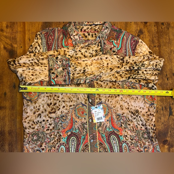 NWT Robert Graham Button Up Blouse - Picture 6 of 14